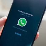 appear offline on whatsapp while online