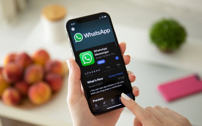 How to Know If Someone is on Whatsapp Call 